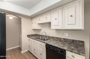 5174 N 83rd St, Scottsdale, AZ 85250 - Photo 11