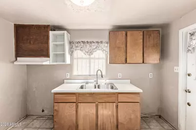 2018 S 3rd Drive, Phoenix, AZ 85003 - Photo 7