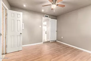 2018 S 3rd Dr, Phoenix, AZ 85003 - Photo 9