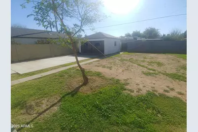 539 W Wilshire Drive, Phoenix, AZ 85003 - Photo 15