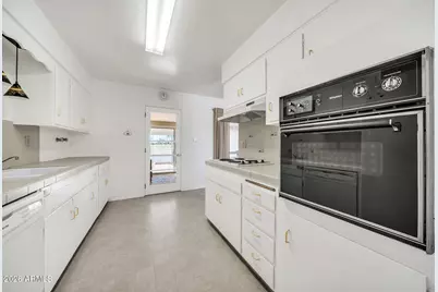 11622 N Desert Hills Drive W, Sun City, AZ 85351 - Photo 15