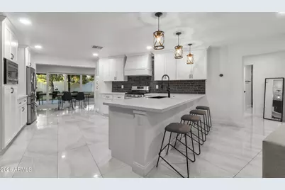 3938 E Cheery Lynn Road, Phoenix, AZ 85018 - Photo 3