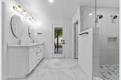 3938 E Cheery Lynn Road, Phoenix, AZ 85018 - Photo 25