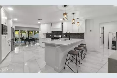 3938 E Cheery Lynn Road, Phoenix, AZ 85018 - Photo 3