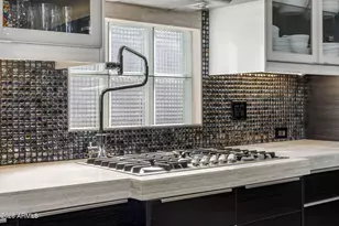 8614 E Berridge Ln, Scottsdale, AZ 85250 - Photo 13