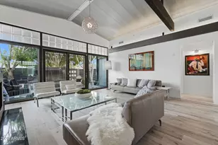 8614 E Berridge Ln, Scottsdale, AZ 85250 - Photo 11