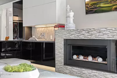 8614 E Berridge Lane, Scottsdale, AZ 85250 - Photo 9