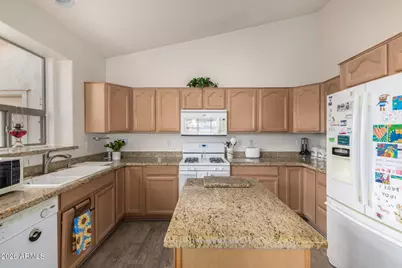 18186 W Continental Parkway, Surprise, AZ 85374 - Photo 5