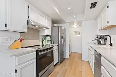 639 E Calavar Road, Phoenix, AZ 85022 - Photo 15