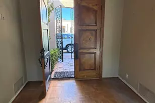 5658 N Scottsdale Rd, Paradise Valley, AZ 85253 - Photo 1