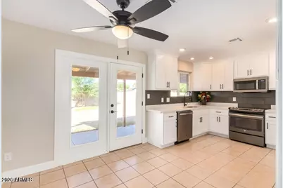 1102 W Anderson Drive, Phoenix, AZ 85023 - Photo 9