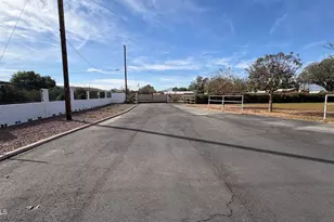 9427 S 51st Ave, Laveen, AZ 85339 - Photo 11