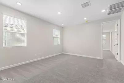 21114 N 58th Way, Phoenix, AZ 85054 - Photo 11