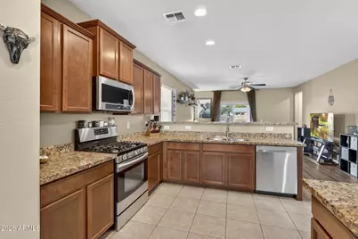 4528 W Crescent Road, San Tan Valley, AZ 85144 - Photo 13