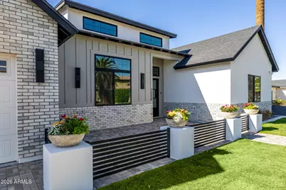 3028 N 47th Place, Phoenix, AZ 85018 - Photo 11