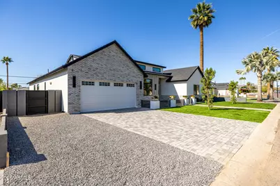 3028 N 47th Place, Phoenix, AZ 85018 - Photo 9