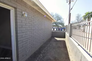 550 W 9th St, Mesa, AZ 85201 - Photo 7