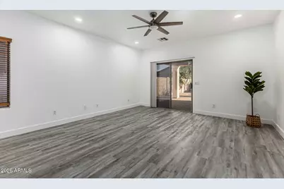 2545 W Brilliant Sky Drive, Phoenix, AZ 85085 - Photo 7