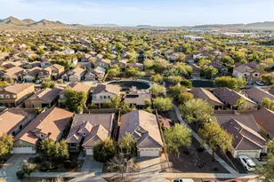 2545 W Brilliant Sky Dr, Phoenix, AZ 85085 - Photo 25