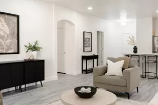2545 W Brilliant Sky Dr, Phoenix, AZ 85085 - Photo 5