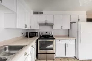 7265 W Camelback Rd, Phoenix, AZ 85033 - Photo 15