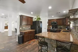 2005 S 81st Dr, Phoenix, AZ 85043 - Photo 13