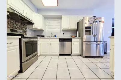 3701 W Echo Lane, Phoenix, AZ 85051 - Photo 15