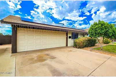 3701 W Echo Lane, Phoenix, AZ 85051 - Photo 5