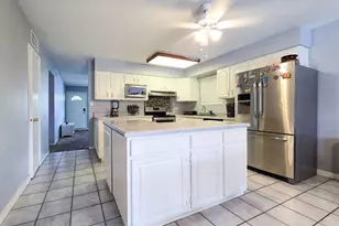 3701 W Echo Ln, Phoenix, AZ 85051 - Photo 9