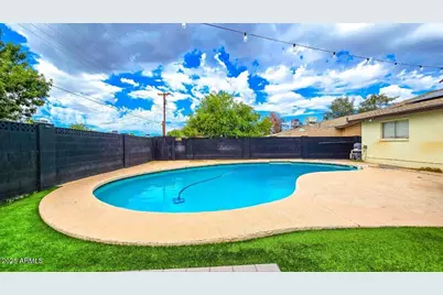 3701 W Echo Lane, Phoenix, AZ 85051 - Photo 21