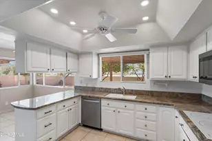 9654 N 18th St, Phoenix, AZ 85020 - Photo 17