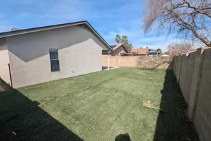 11807 N 76th Ave, Peoria, AZ 85345 - Photo 15