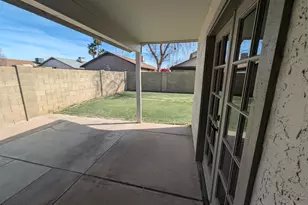 11807 N 76th Ave, Peoria, AZ 85345 - Photo 13