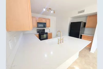 11807 N 76th Avenue, Peoria, AZ 85345 - Photo 3