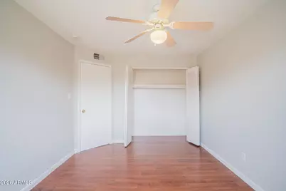 8017 W Meadowbrook Avenue, Phoenix, AZ 85033 - Photo 11