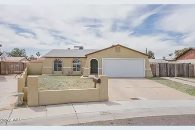 8017 W Meadowbrook Avenue, Phoenix, AZ 85033 - Photo 1