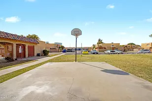 948 S Alma School Rd, Mesa, AZ 85210 - Photo 25