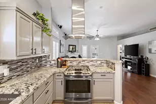 11537 W Gnatcatcher Ln, Surprise, AZ 85378 - Photo 19