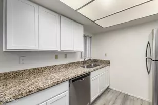 6480 N 82nd St, Scottsdale, AZ 85250 - Photo 13