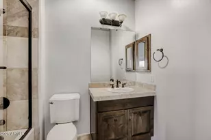 1642 W Mandalay Ln, Phoenix, AZ 85023 - Photo 27