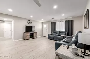 19226 N Signal Butte Cir, Sun City, AZ 85373 - Photo 13