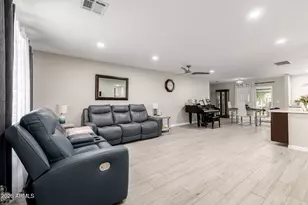 19226 N Signal Butte Cir, Sun City, AZ 85373 - Photo 7