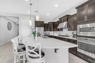 3756 E Wisteria Dr, Chandler, AZ 85286 - Photo 3