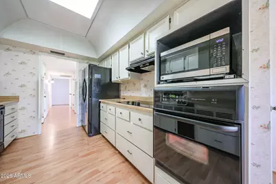 19049 N Lakeforest Drive, Sun City, AZ 85373 - Photo 11