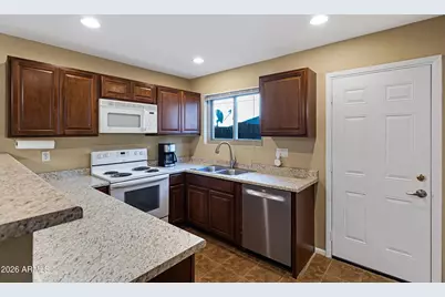 1127 W Grovers Avenue, Phoenix, AZ 85023 - Photo 9