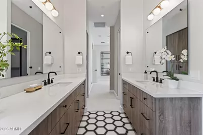 8002 E Williams Drive, Scottsdale, AZ 85255 - Photo 17