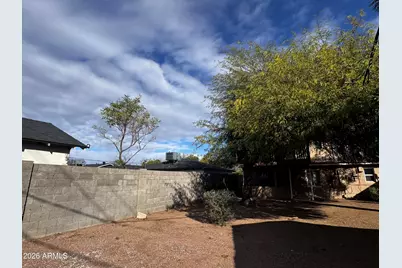 2323 E Mitchell Drive, Phoenix, AZ 85016 - Photo 19