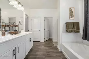 542 E Bamboo Ln, San Tan Valley, AZ 85140 - Photo 17