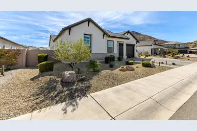 4899 W Marsh Wren Lane, San Tan Valley, AZ 85144 - Photo 3