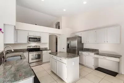 15427 S 6th Drive, Phoenix, AZ 85045 - Photo 11